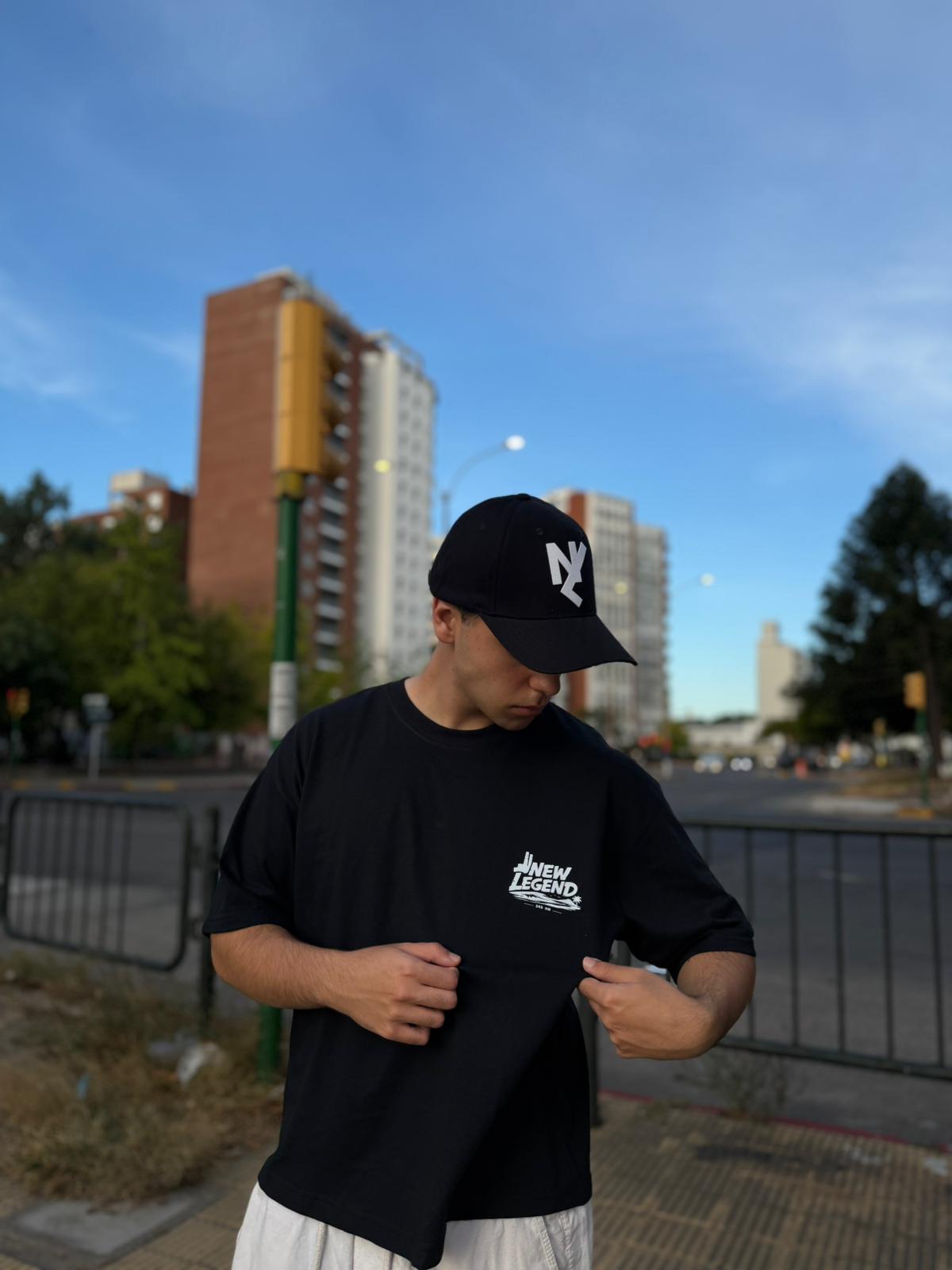 Remera Boxy "Legendary"